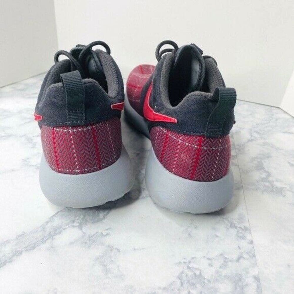 Nike Roshe One Special Edition Red Plaid Sneakers 5Y Black Casual Running - Picture 3 of 8